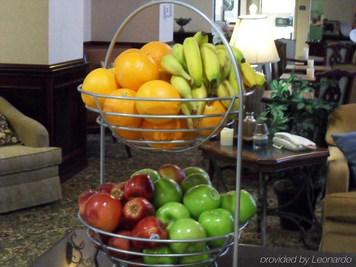 Hampton Inn & Suites Lubbock Restaurant photo
