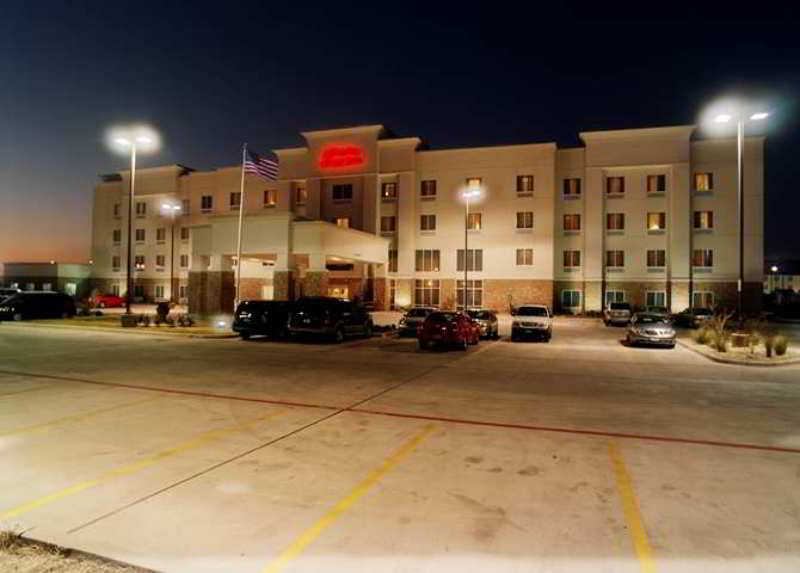 Hampton Inn & Suites Lubbock Exterior photo