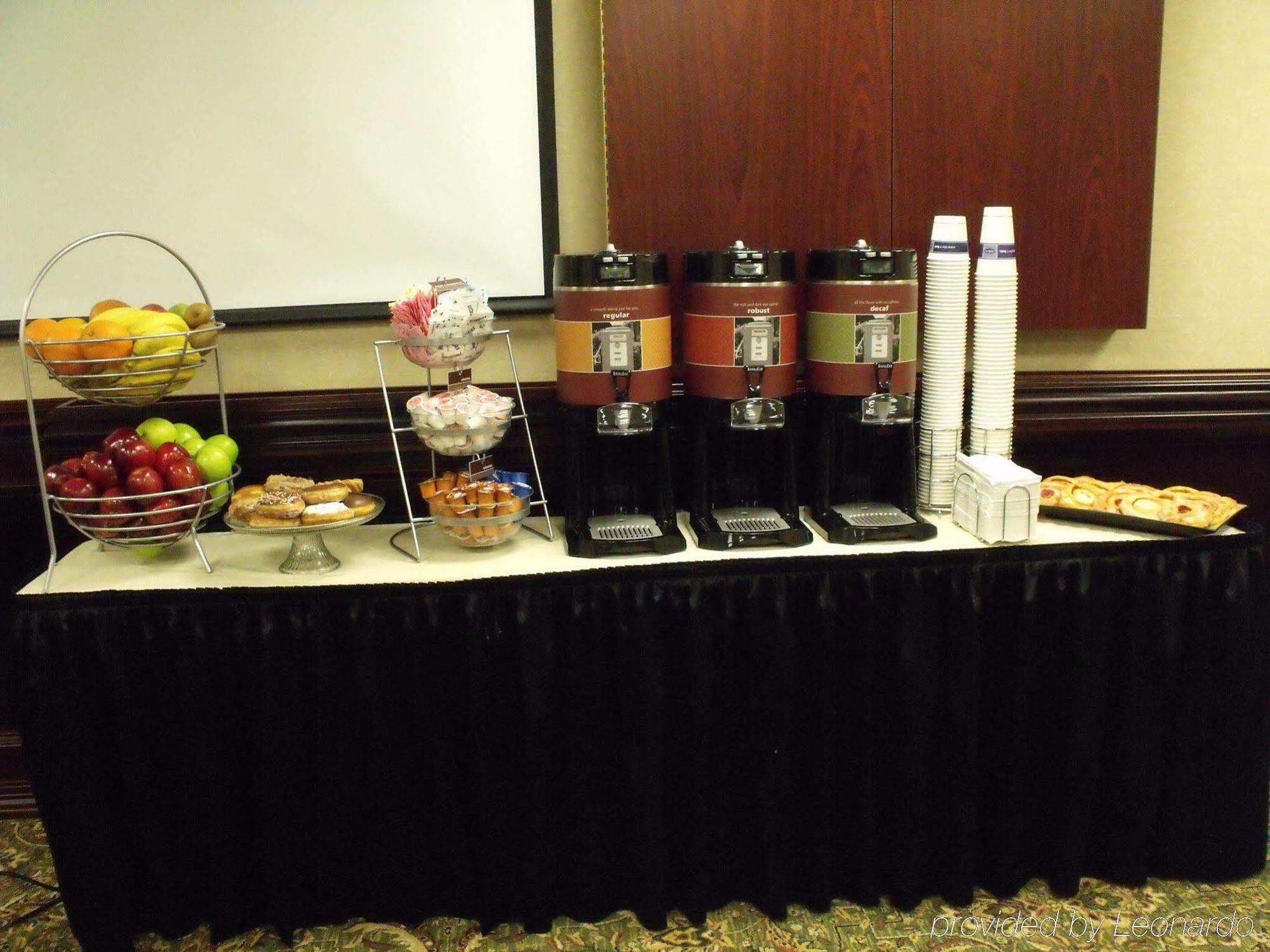 Hampton Inn & Suites Lubbock Restaurant photo